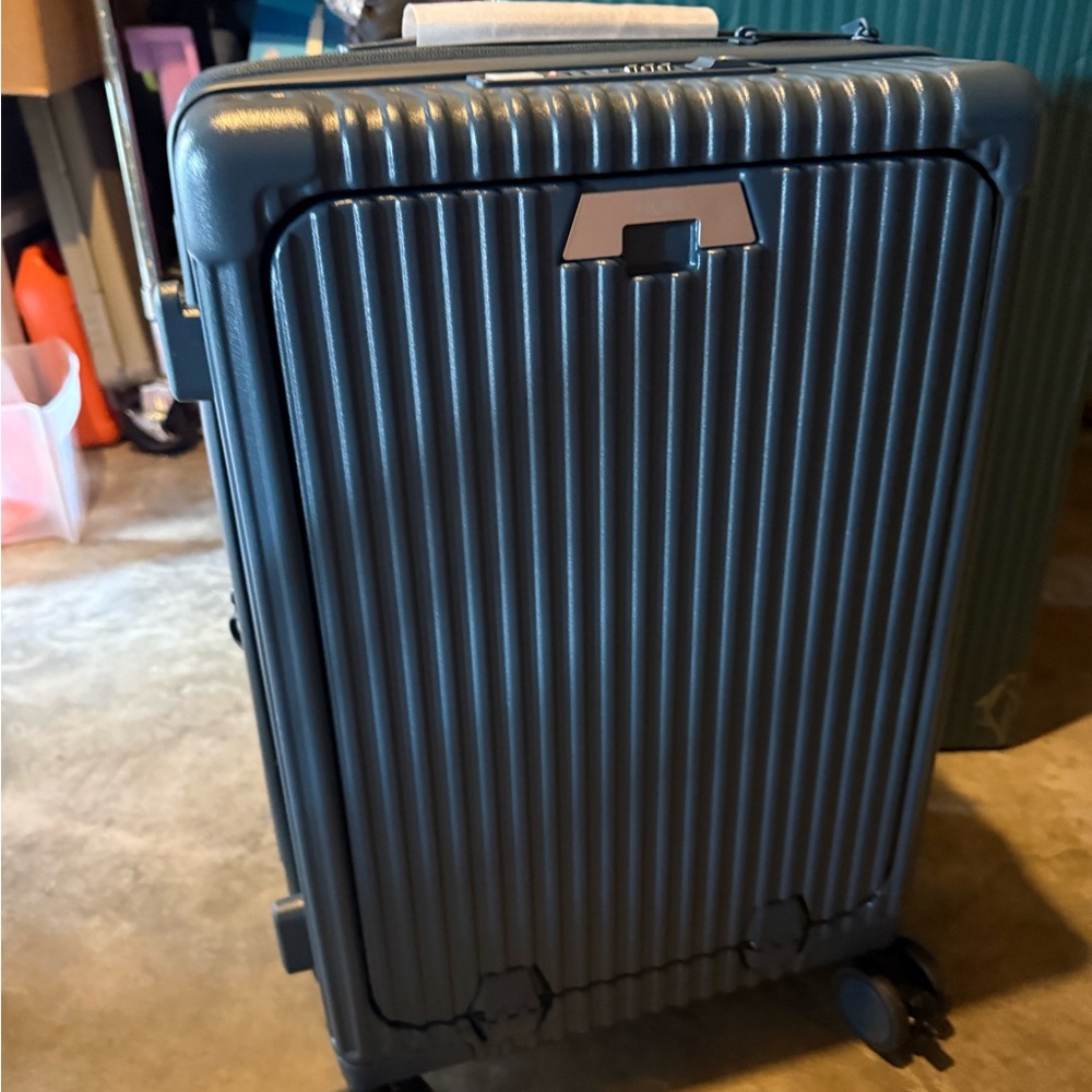 Premium Hard-Shell Luggage Carry-On - Slate Gray